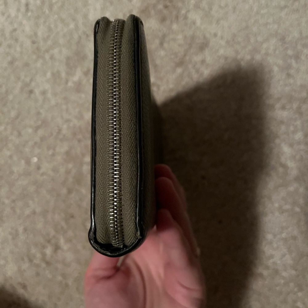 Celine Wallet - Picture 4 of 9